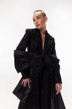 SCULPTURAL FRONT JACKET
